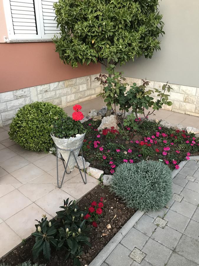 Apartments Juran Sukošan Екстериор снимка